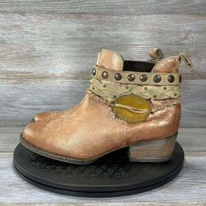 Corral Circle G Rose Gold Copper Metallic Western Rodeo Short Boots Size 7.5